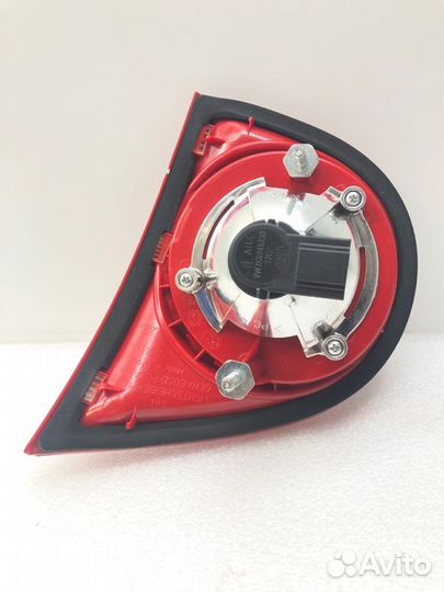 Фонарь крышки багажника (внутренний) задний левый