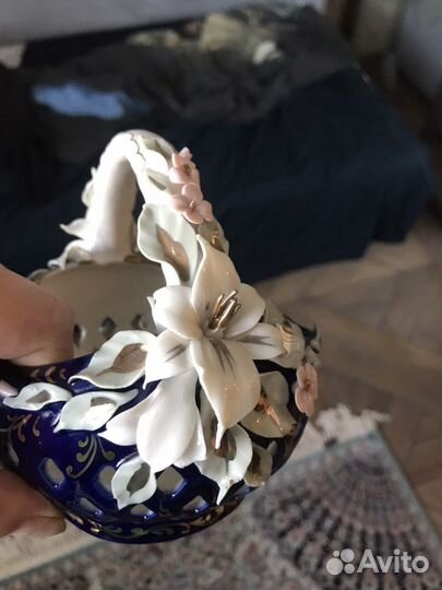 Конфетница фарфоровая