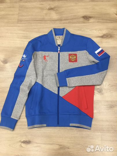 Спортивный костюм