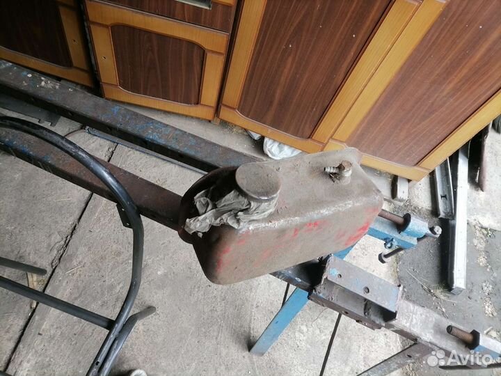 Стальной бачок
