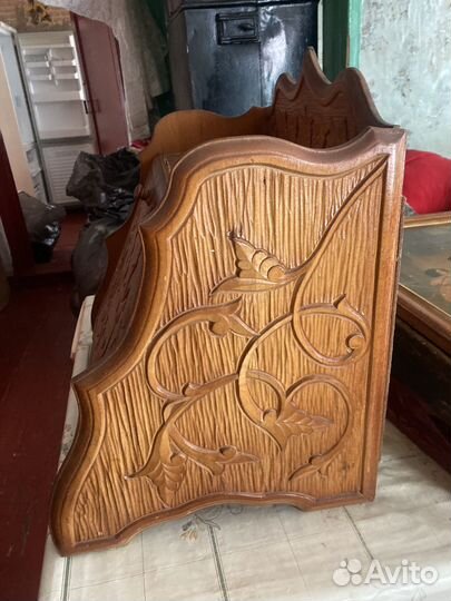 Хлебница деревянная резная