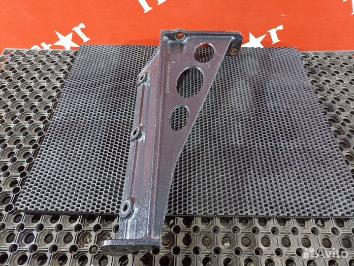 Кронштейн бака AdBlue левый