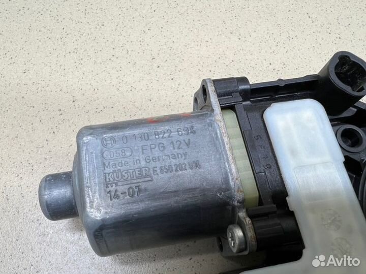 Моторчик стеклоподъемника задний правый Audi A3 8V