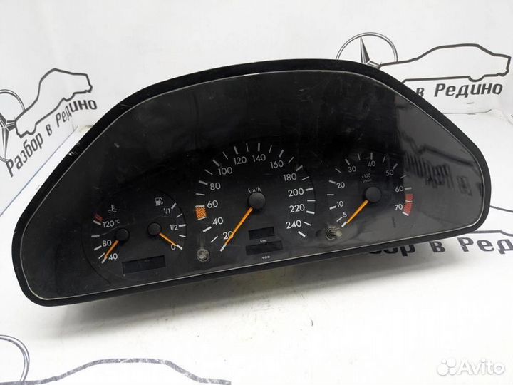 Щиток приборов w202 C-class 111