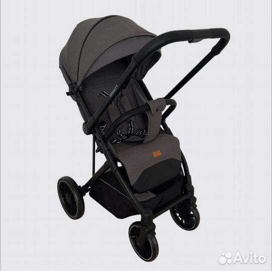 Прогулочная коляска с перекидной ручкой