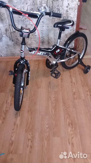 Детский велосипед четырехколесный