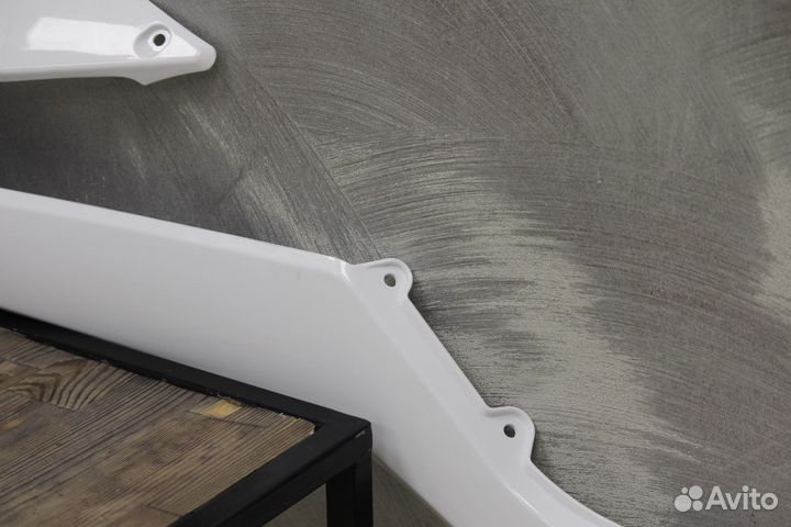 Обтекатель боковой передний GR2 (левый)