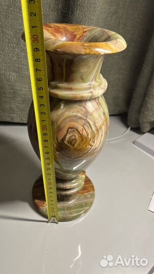 Ваза из оникса