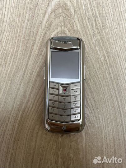 Vertu Constellation малиновый, 32 ГБ
