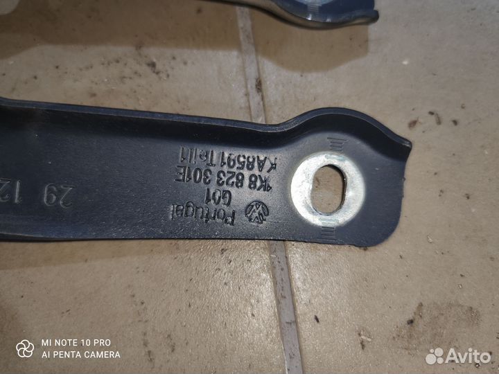 Петля капота левая и правая VW scirocco (2008)