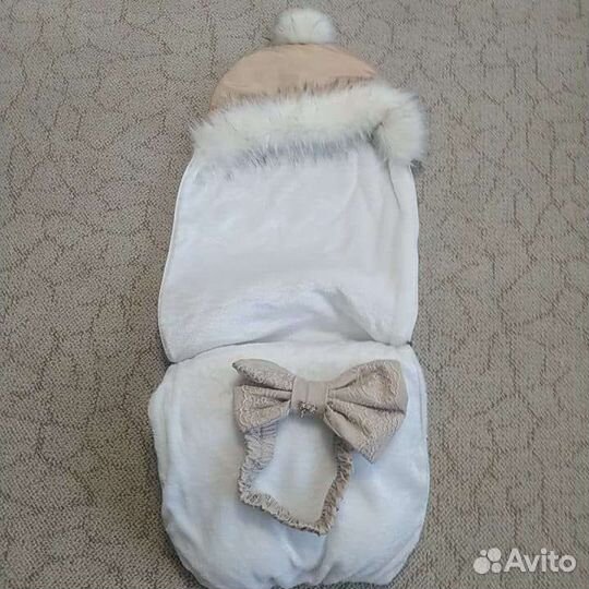 Комбинезон на выписку