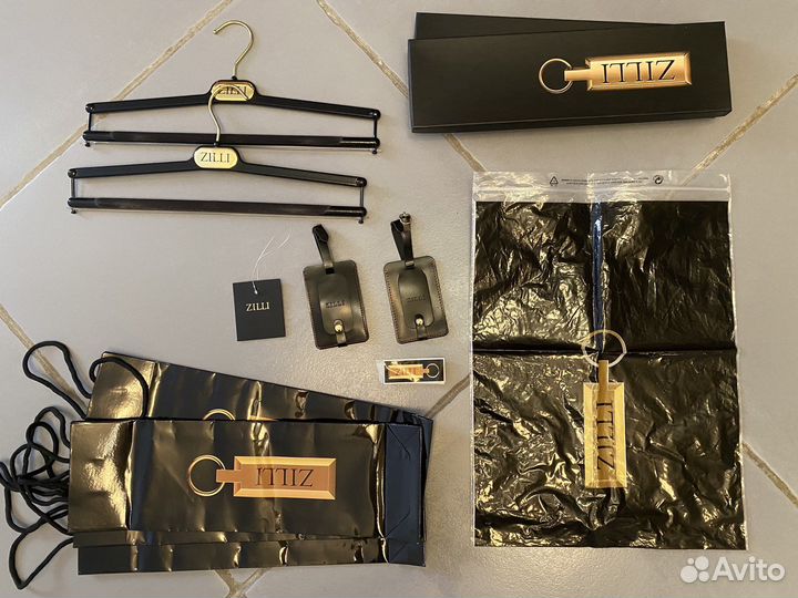 Чехлы (кофры) Zilli, вешалки и др
