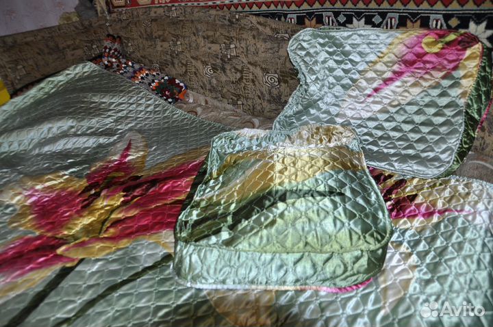 Покрывало атласное+ подушки декоративные