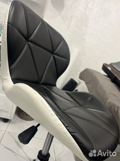 Стул ракушка для мастера