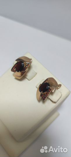 Золотые серьги 585