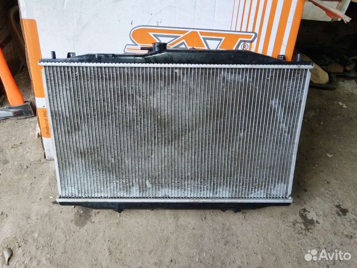 Радиатор Honda accord 7