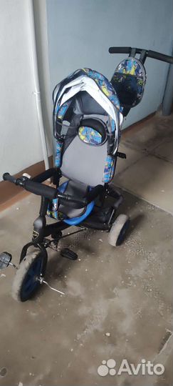 Трехколесный велосипед с ручкой