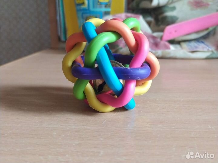 Игрушка для кошек и собачек Мячик с колокольчиком