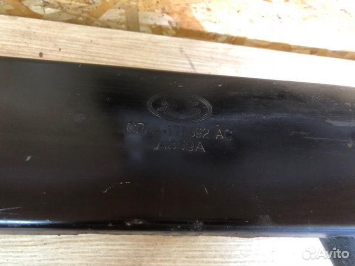 Усилитель бампера передний Land Rover Range Rover