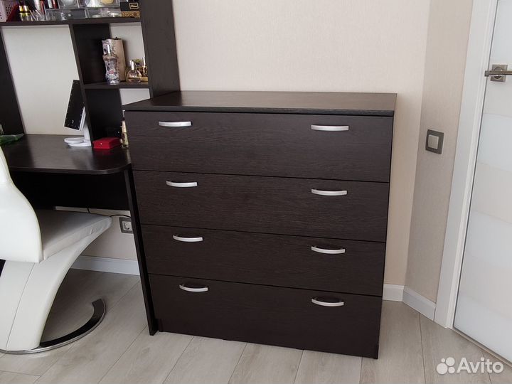 Комод с ящиками