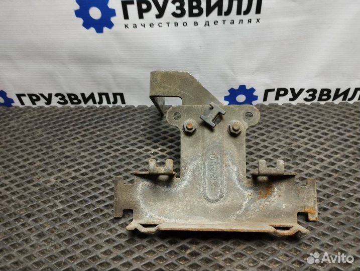 Кронштейн (крепление) Volvo FH4 21252110