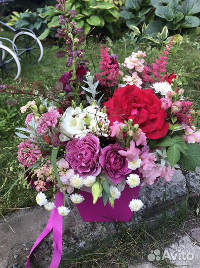 Композиции из живых цветов