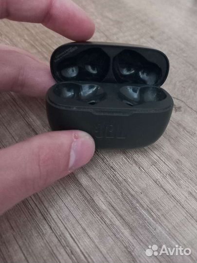 JBL wave 200 TWS кейс