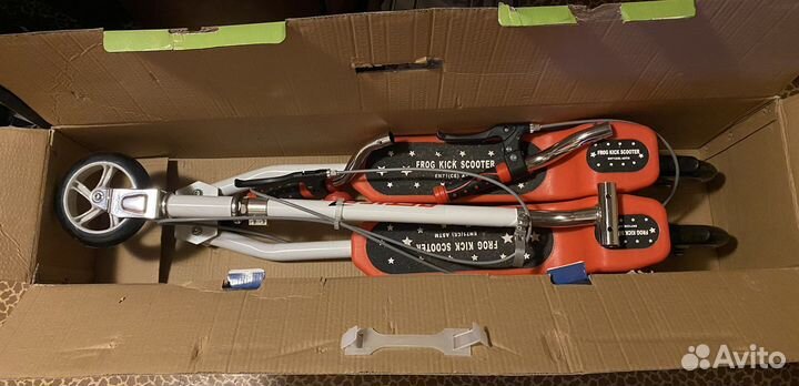 Самокат трехколесный