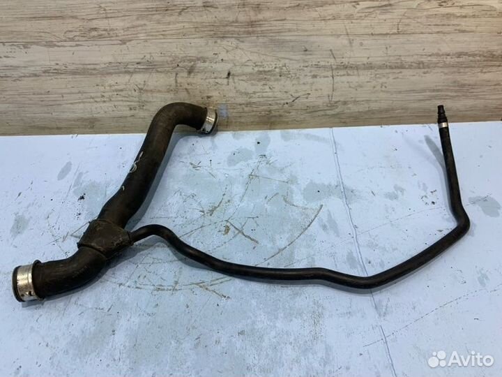 Патрубок радиатора Mercedes E W212 M272.977