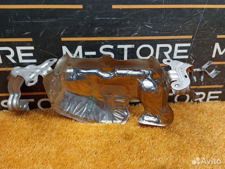 Тепловой экран Mercedes-Benz C-Class W204 276.957