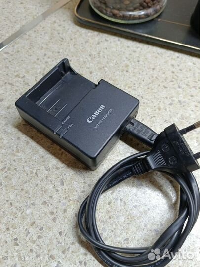 Зарядное устройство для фотоаппарата Canon