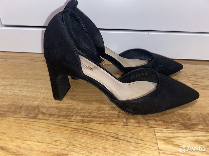 Туфли женские на каблуке черные