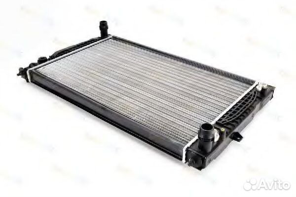 735635 Радиатор охлаждения двигателя renault duste