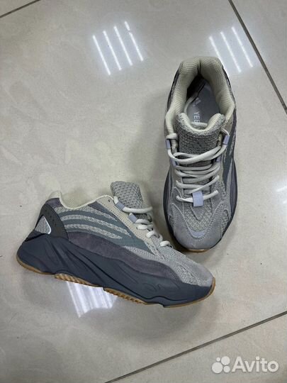 Кроссовки adidas