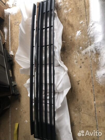 Решетка бампера volkswagen polo 2015-2020