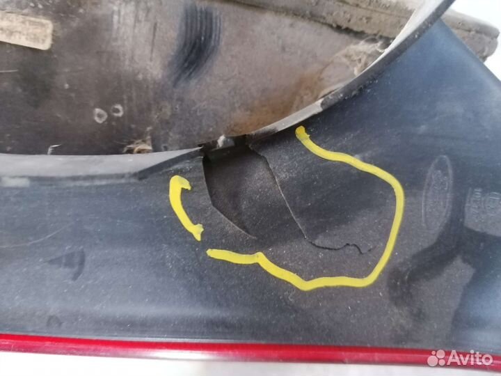 Фонарь задний Ford Focus 2 дефект