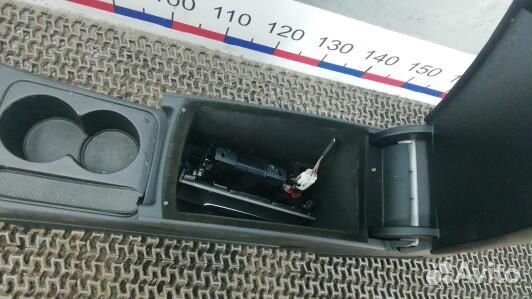 Подлокотник центральный volkswagen passat B7 (AEA2