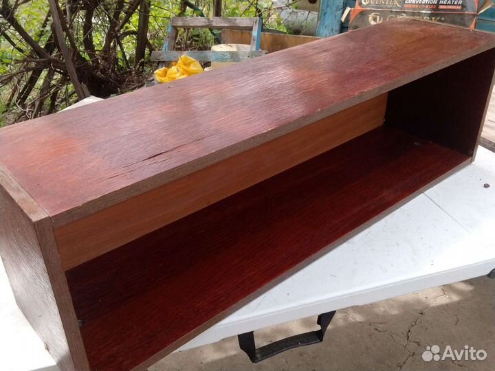 Полка книжная настенная