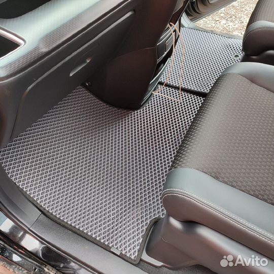 Комплект EVA ковриков на Honda Stepwgn