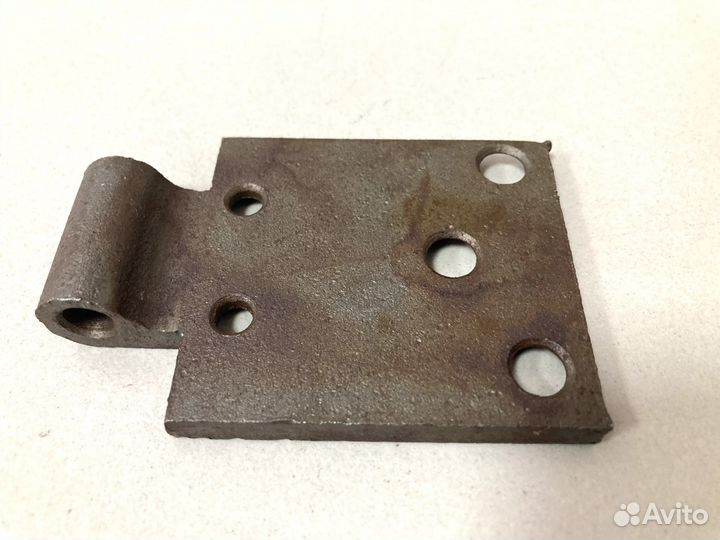 Петля передней двери нижняя УАЗ 452 буханка