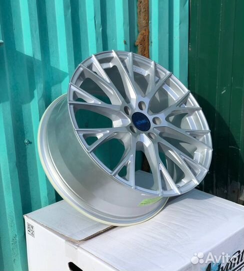 Оригинальные диски Konig R18 на Kia K5 Camry V70