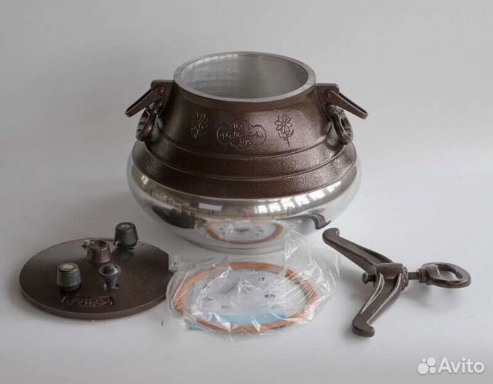 Чугунный казан крышка в комплекте