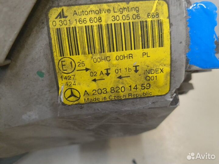 Фара (передняя) правая Mercedes C W203