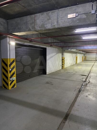 Машиноместо, > 30 м²