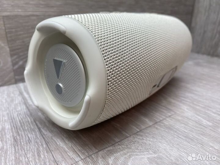 Беспроводная колонка JBL Charge 5 белая