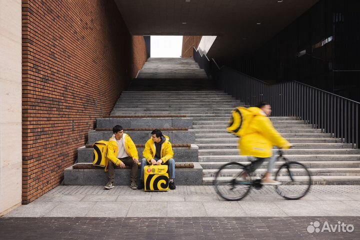 Курьер Яндекс GO