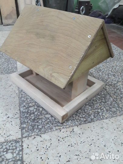 Кормушка для птиц, скворечник