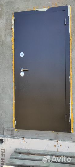 Продам входную дверь бу