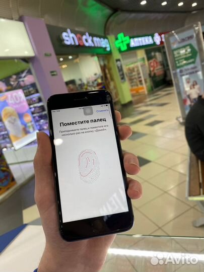 iPhone 8, 64 ГБ