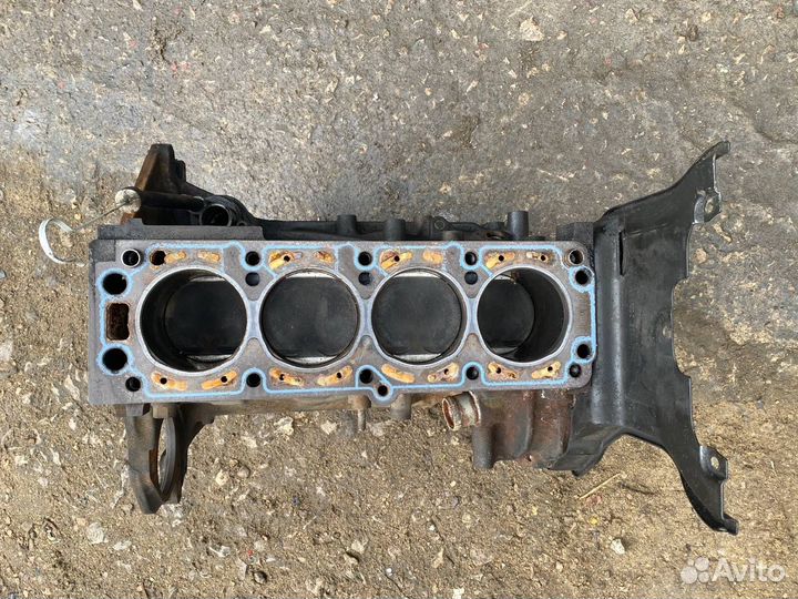 Блок цилиндров Opel Astra F 1.8